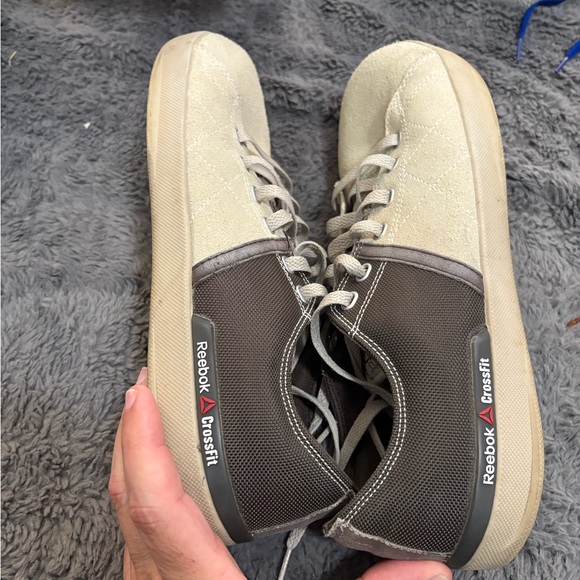 Men’s preowned Reebok Crossfit trainer/casual sneaker. Beige and grey. Size 11 - Picture 4 of 6